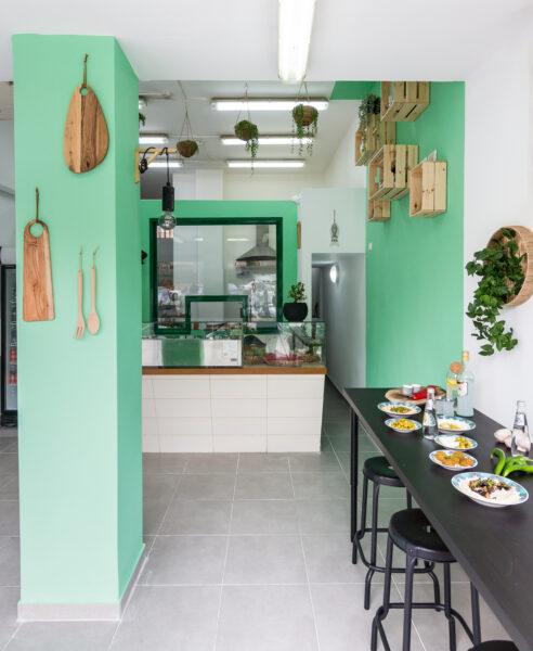 החומוסיה המשמחת בפתח תקווה